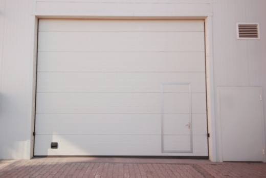 Maximera energieffektiviteten med garageportisolering: En guide för hemmabruk